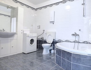 Free toiletries, towels