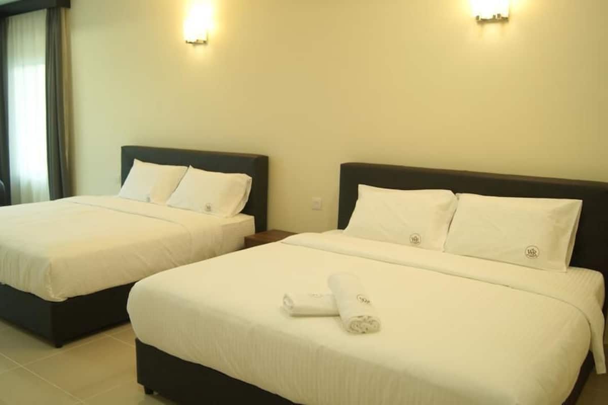 Business Room, 2 Queen Beds | Minibar, desk, iron/ironing board