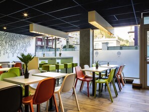 Kontinental frokost hver dag (EUR 11.90 per person)