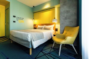 Premium Room, 1 Double Bed | In-room safe, blackout drapes, soundproofing, rollaway beds