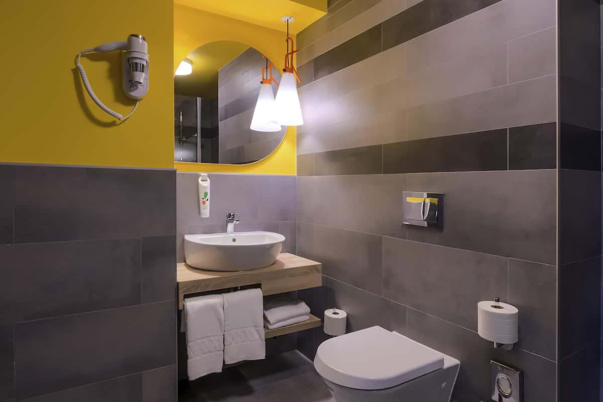 In-room safe, blackout curtains, soundproofing, rollaway beds