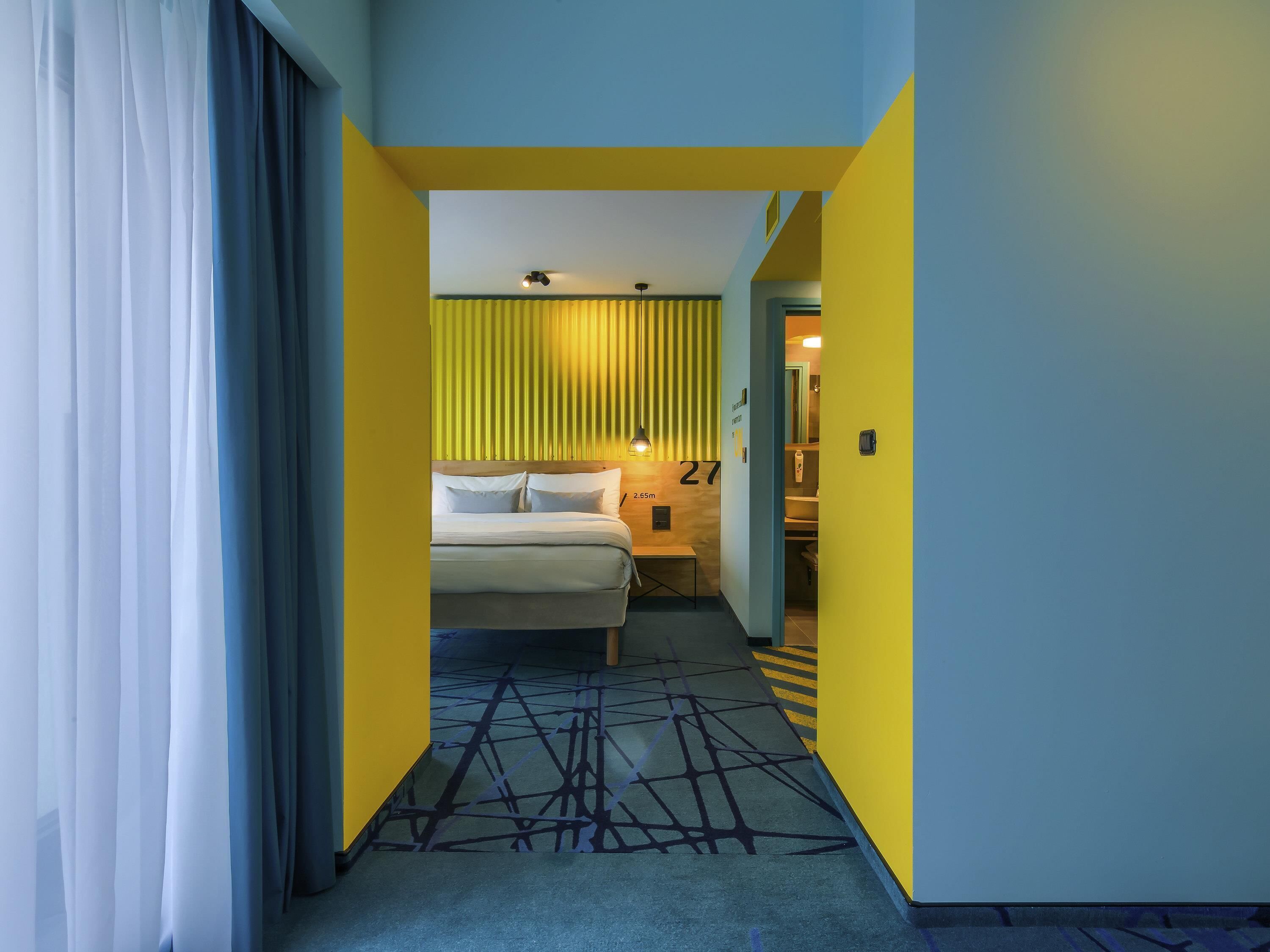 family room, 1 double bed with sofa bed | in-room safe, blackout curtains, soundproofing, rollaway beds