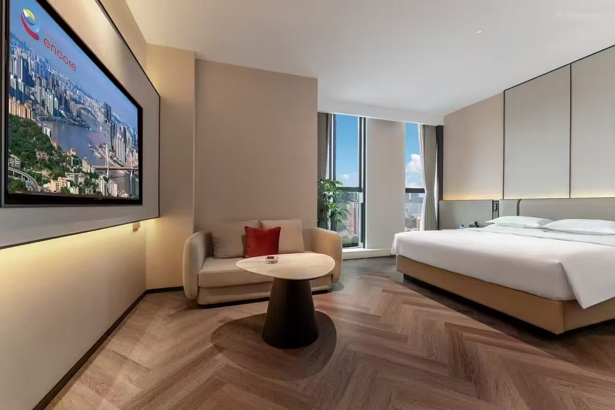 In-room safe, desk, free WiFi, bed sheets