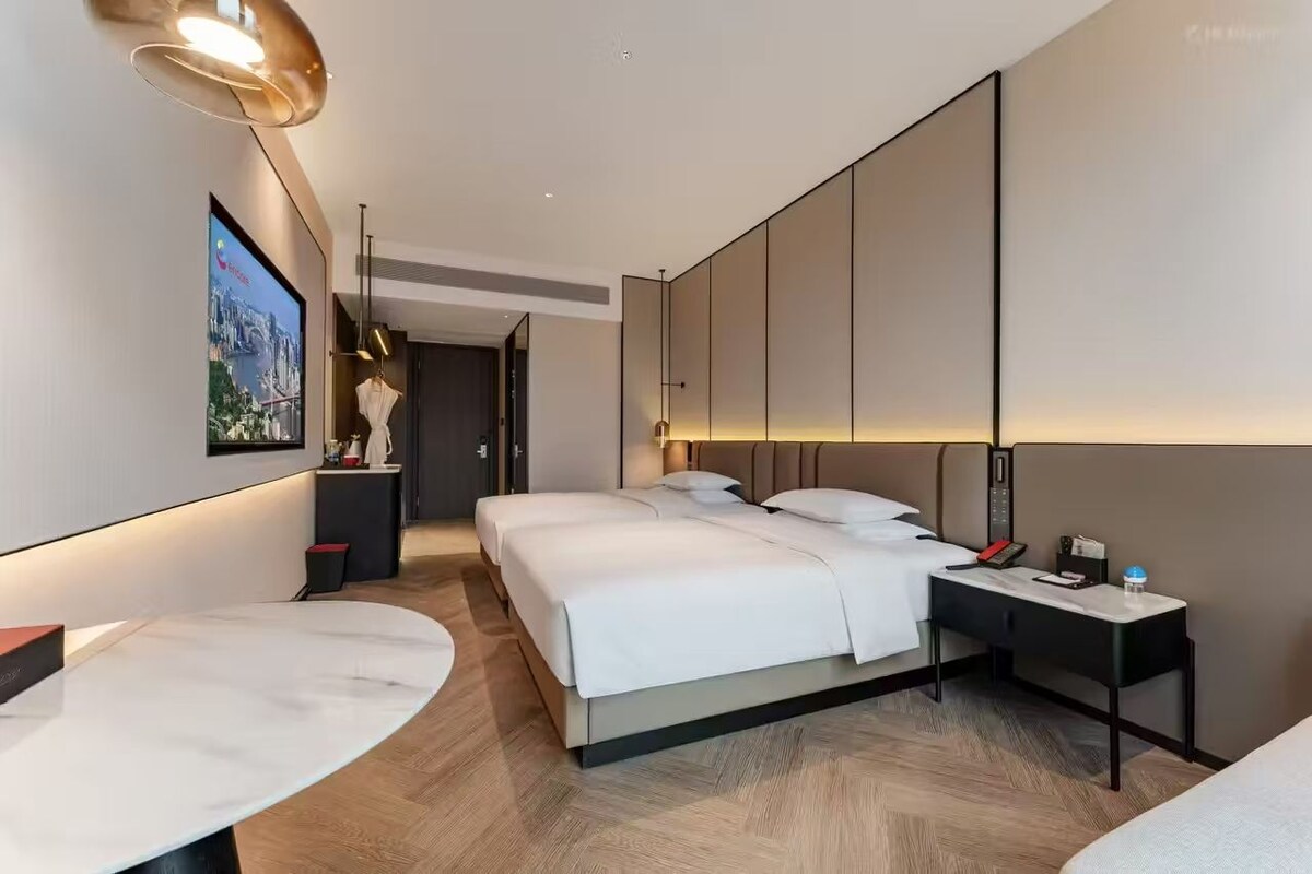 In-room safe, desk, free WiFi, bed sheets
