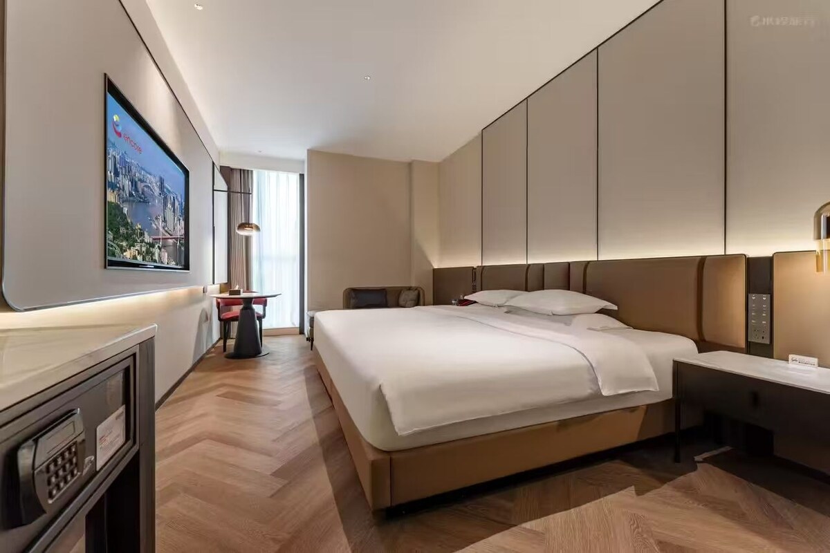 In-room safe, desk, free WiFi, bed sheets