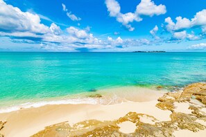 Luxury Villa, 4 Bedrooms | Beach/ocean view