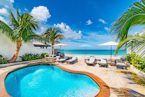 Sundeck - Caprice 14 Cable Beach Luxury Villa (Nassau)
