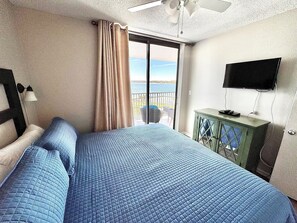 2 bedrooms, iron/ironing board, internet, bed sheets - PRICES ARE LOW!! Grab your kid's and your hub & book Gulf Shores Surf & Racquet Club! (Gulf Shores)