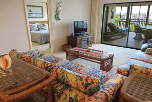 Living area - Harbour Pointe North 725 2 Bedroom Condo by Redawning (Fort Myers Beach)