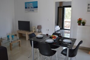 Superior Apartment, 1 Bedroom, Sea View | In-room dining - Villa Marianthi (Lesvos)