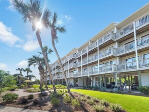 Exterior - "SummerSalt" | Ocean Views | Heated Community Pool and Hot tub | Dog Friendly (Santa Rosa Beach)