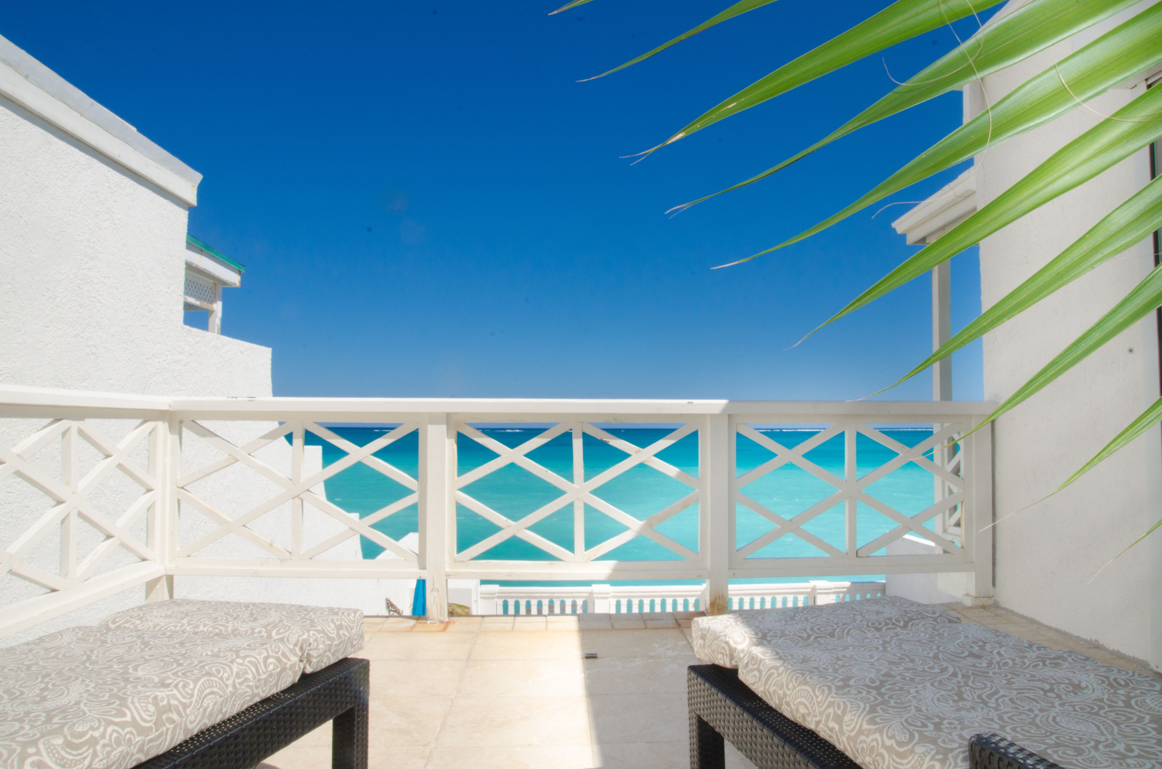 Luxury Villa | Balcony