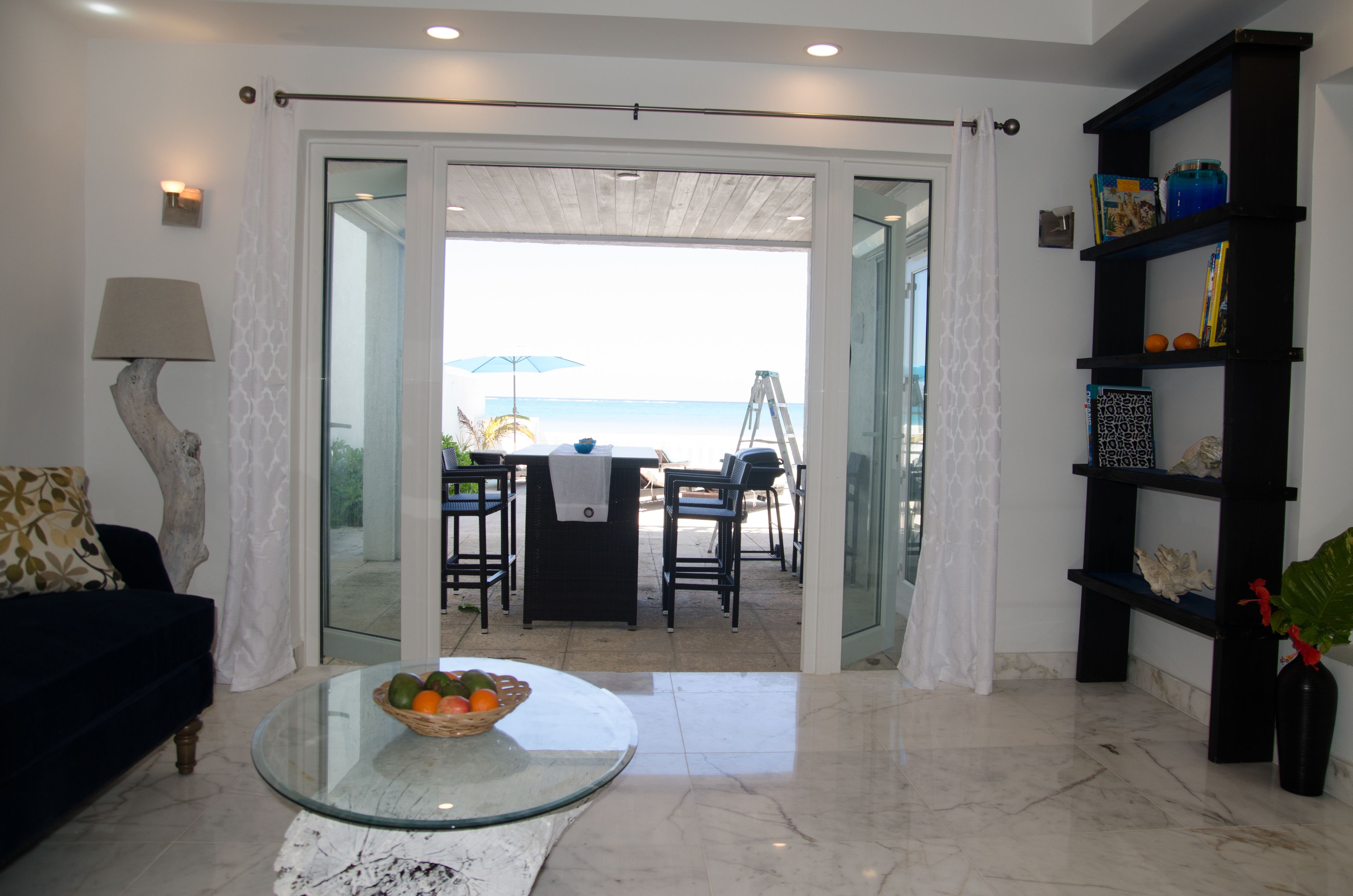 Flat-screen TV, fireplace