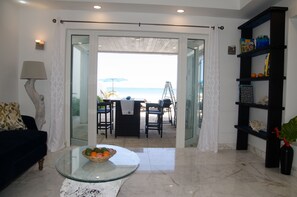 Flat-screen TV, fireplace - Caprice 9 Cable Beach Design Villa (Nassau)