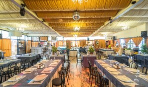 Breakfast, lunch, dinner served; local cuisine 