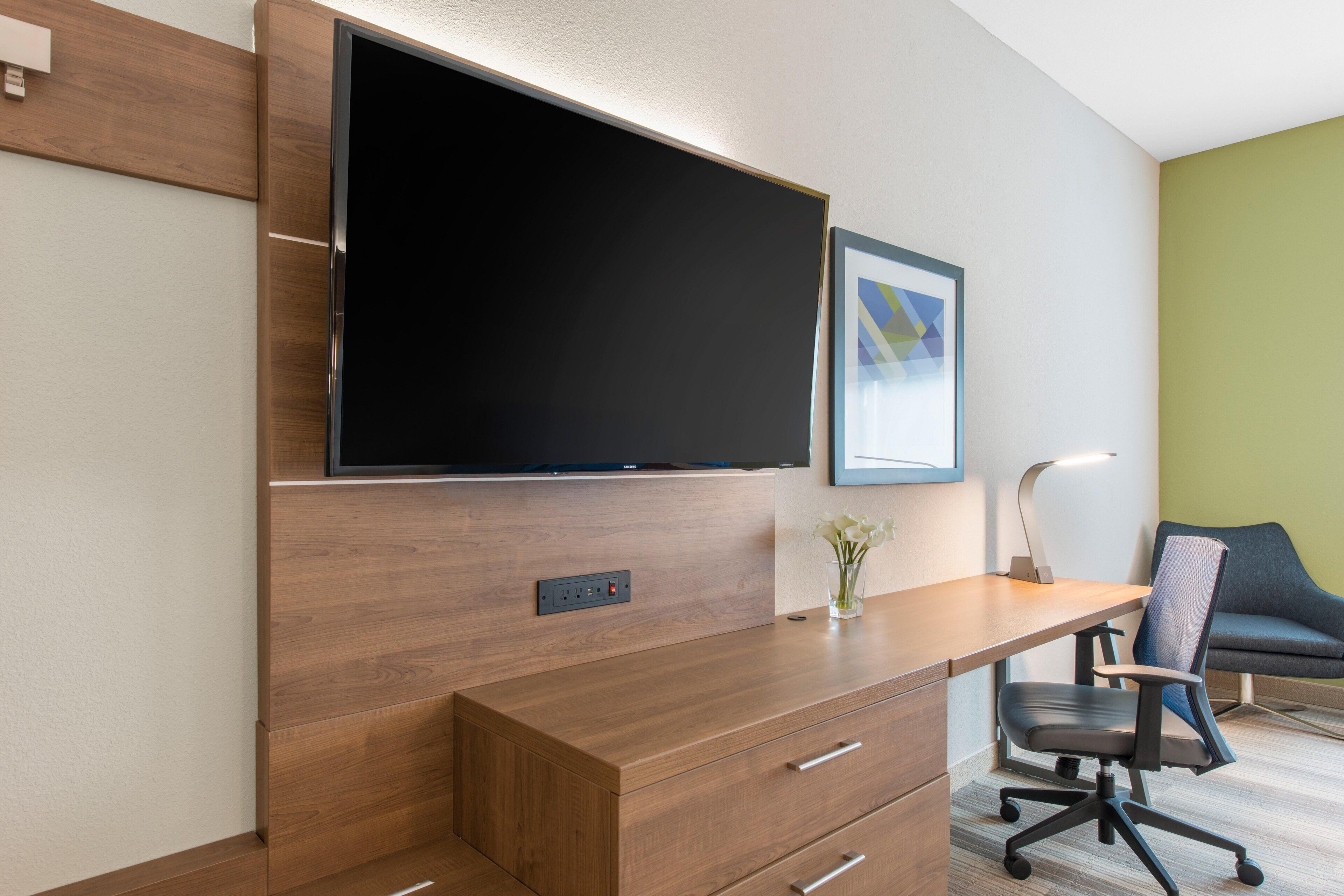 premium bedding, down duvets, pillow-top beds, in-room safe