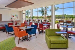 Free daily buffet breakfast  - Holiday Inn Express & Suites Alachua - Gainesville Area by IHG (Alachua)