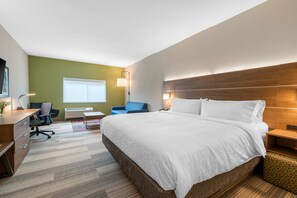 Premium bedding, down duvets, pillow-top beds, in-room safe - Holiday Inn Express & Suites Alachua - Gainesville Area by IHG (Alachua)