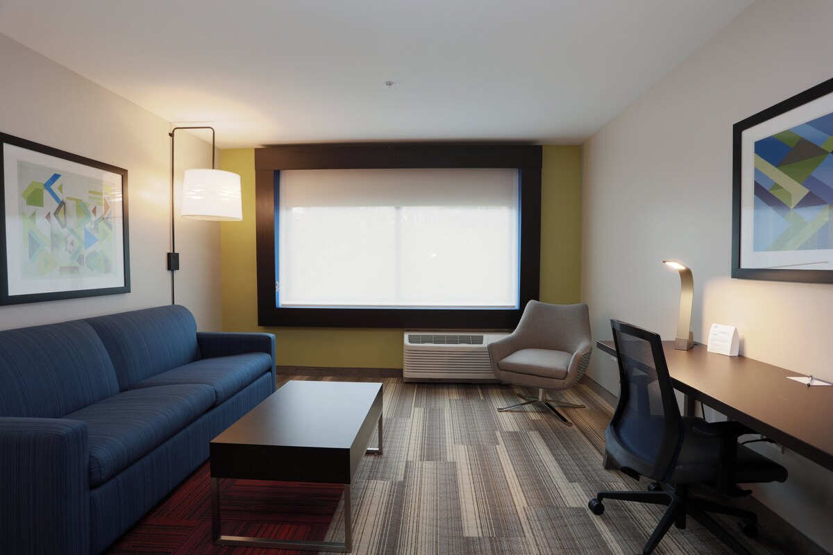 Chambre Standard, 1 très grand lit et 1 canapé-lit | Équipements de la chambre
