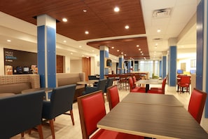 Free daily self-serve breakfast - Holiday Inn Express Oneonta by IHG (Oneonta)