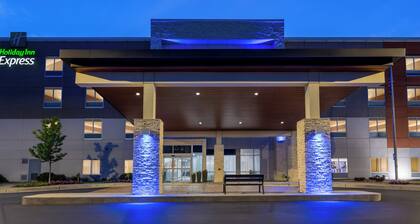 Holiday Inn Express Calhoun South by IHG