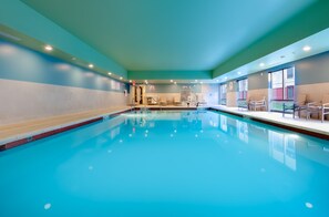 Indoor pool, open 9 AM to 11 PM, pool loungers - Holiday Inn Express Calhoun South by IHG (Calhoun)