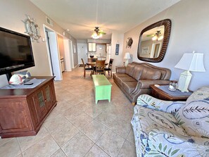 TV, DVD player - 👣 Come get your toes in the sand. Lets make a splash! .🌊🐳🐬 (Gulf Shores)