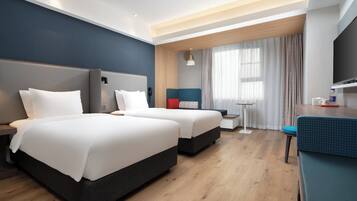 Standard Room, 2 Single Beds, Sea View | Minibar, in-room safe, desk, blackout curtains