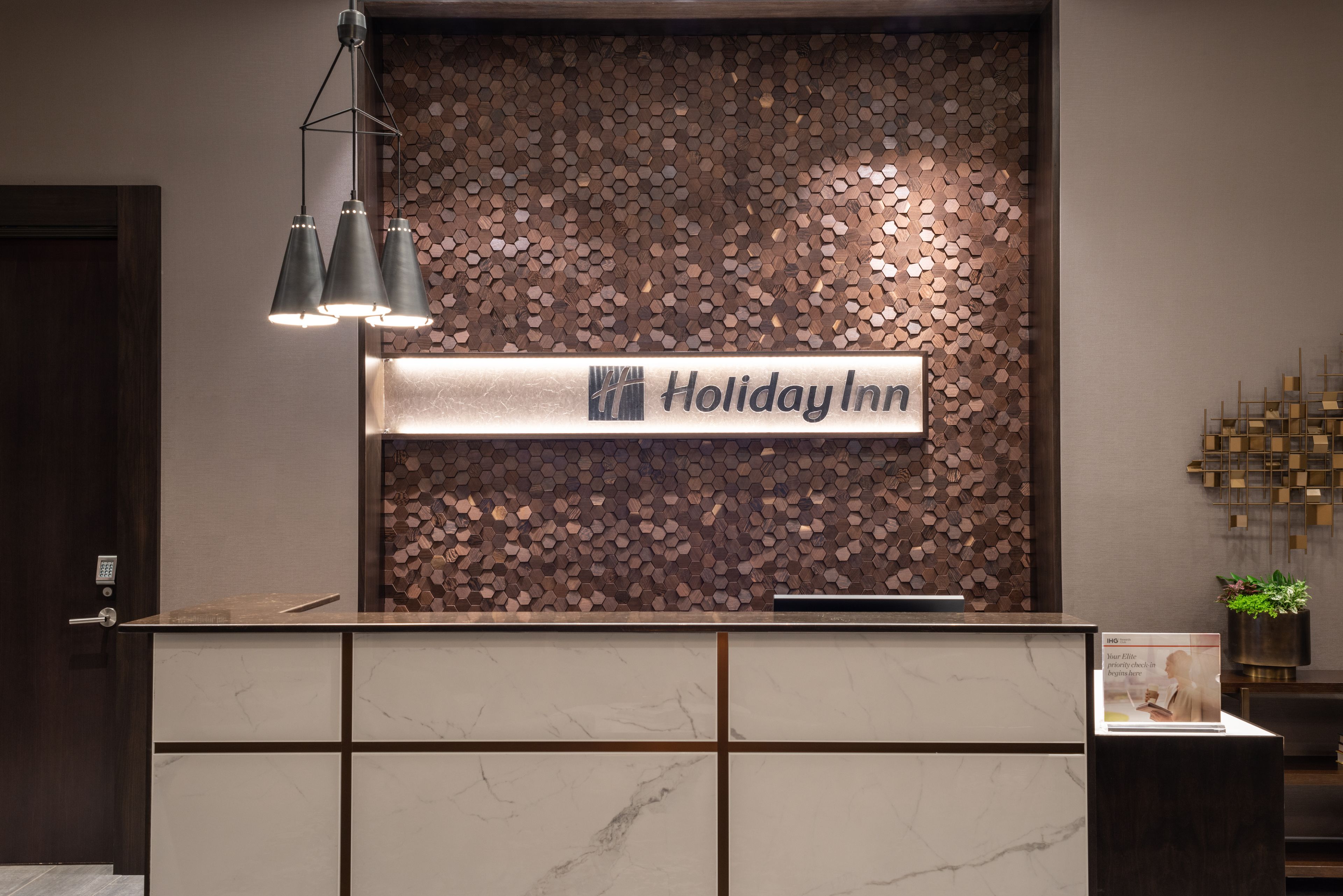 Photo - Holiday Inn Boston Logan Airport - Chelsea by IHG