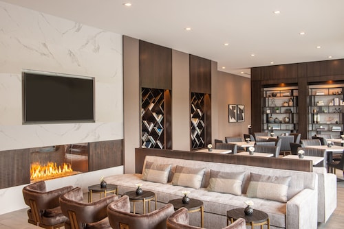 Holiday Inn Boston Logan Airport - Chelsea by IHG