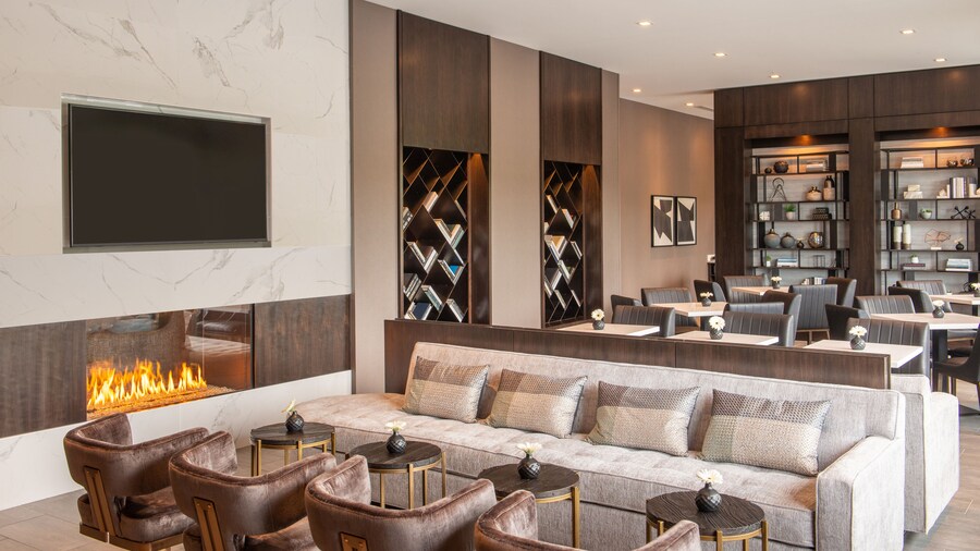 Holiday Inn Boston Logan Airport - Chelsea by IHG