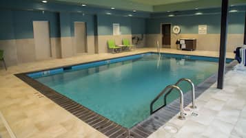 من حمّامات السباحة المغطاة