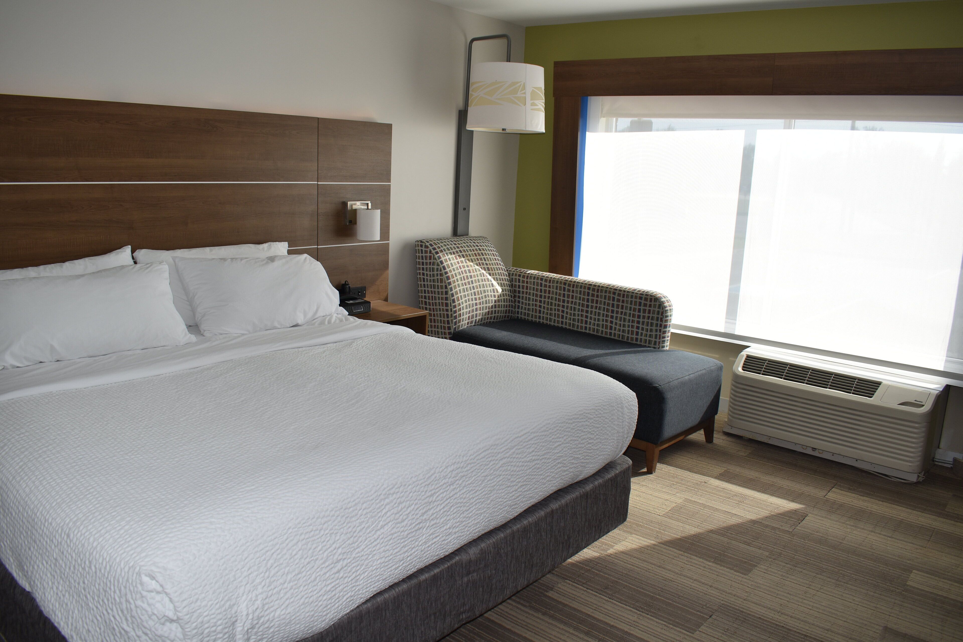 標準客房 | 防敏寢具、房內夾萬、書桌、遮光窗簾/窗簾