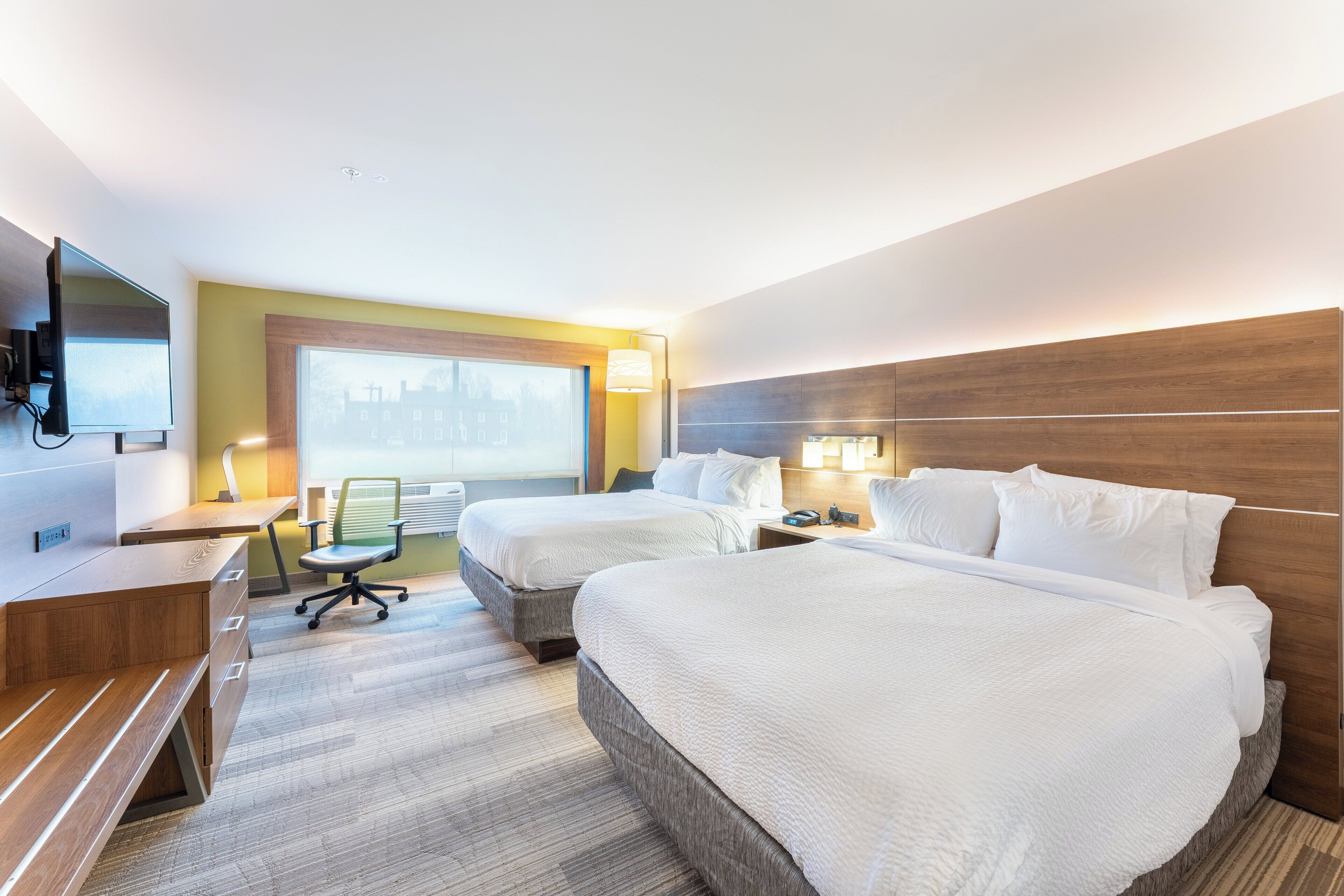 防过敏的被褥、客房内保险箱、办公桌、遮光窗帘