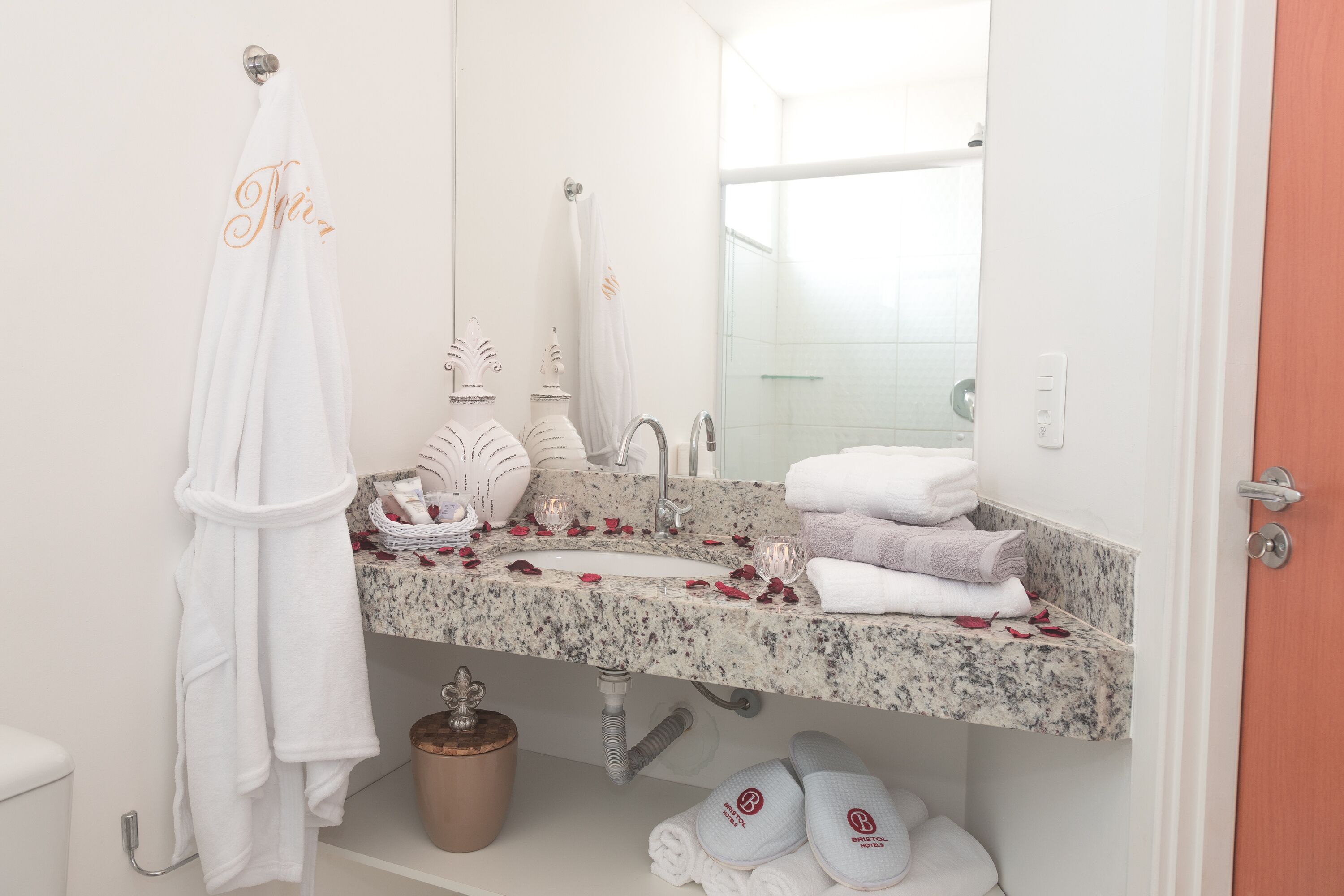 minibar, in-room safe, desk, laptop workspace