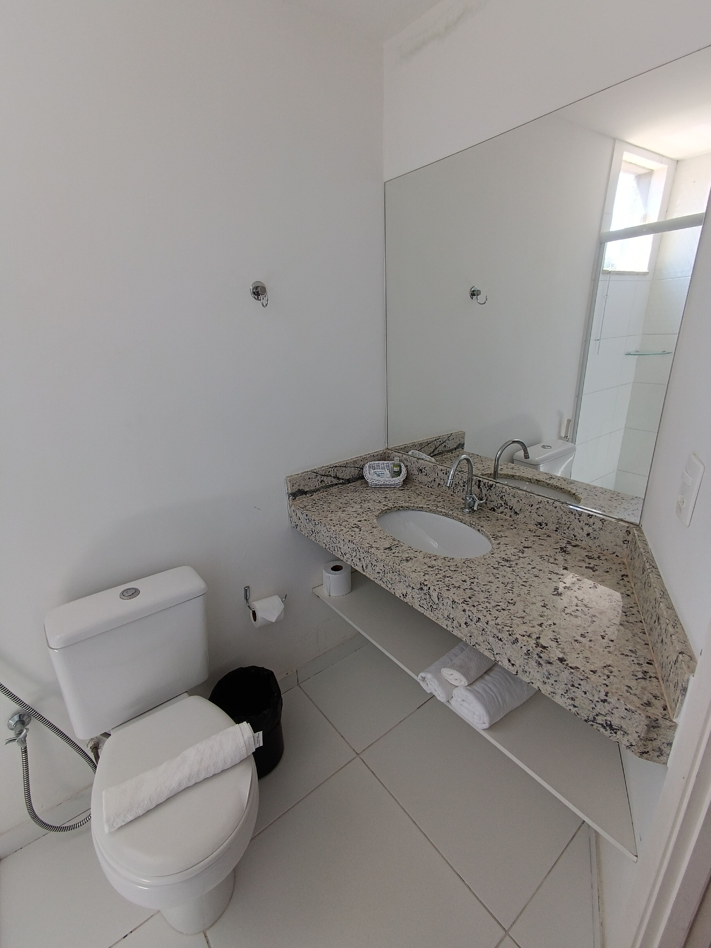 shower, free toiletries, towels