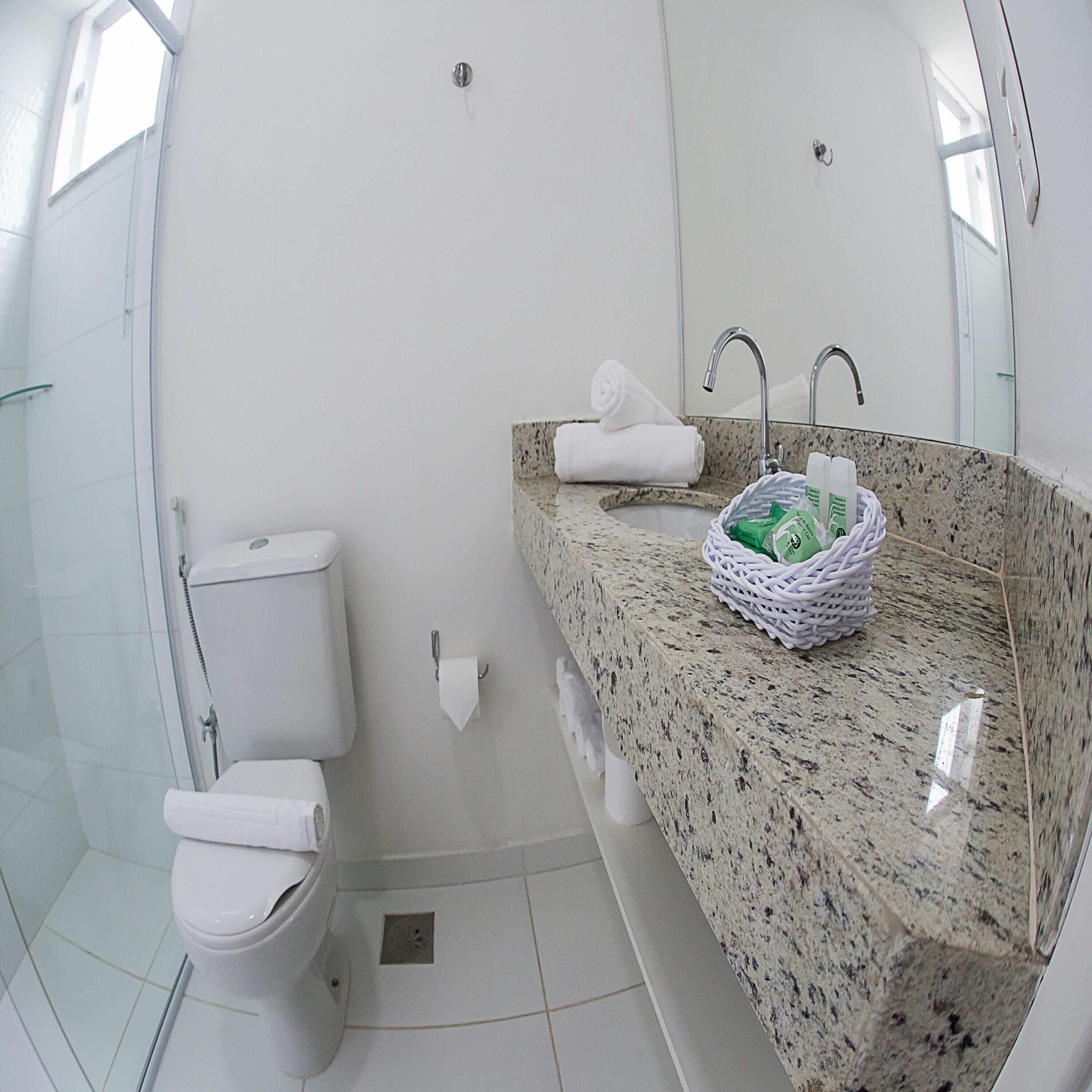 shower, free toiletries, towels