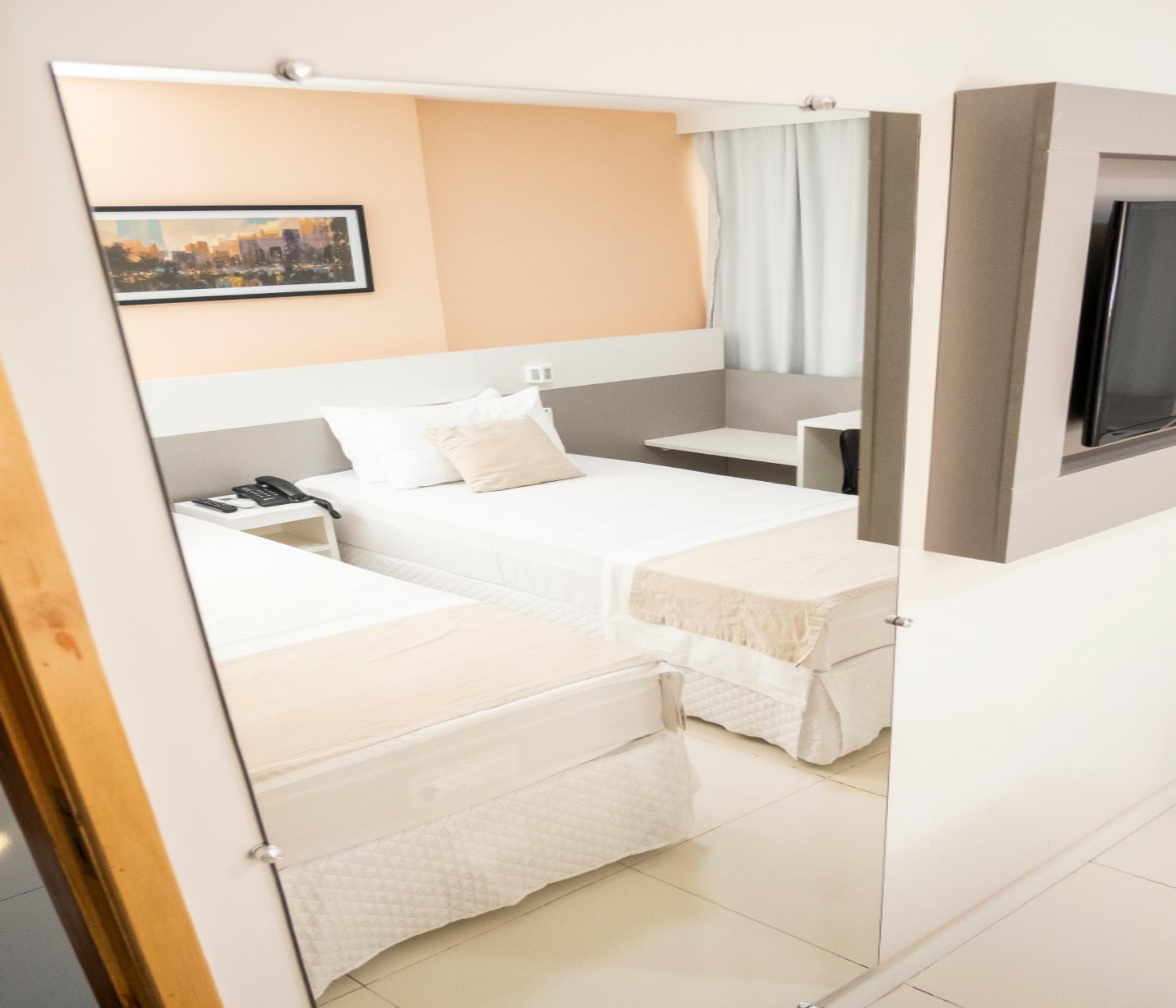 standard twin room | minibar, in-room safe, desk, laptop workspace