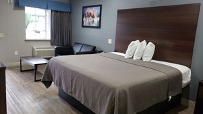 Standard Room, 1 King Bed, Non Smoking | Desk, iron/ironing board, rollaway beds, free WiFi - Palace Inn Hwy 6 North & Clay Rd (Houston)