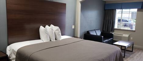 Chambre Standard, 1 très grand lit, non-fumeurs | Bureau, fer et planche à repasser, lits pliants/supplémentaires