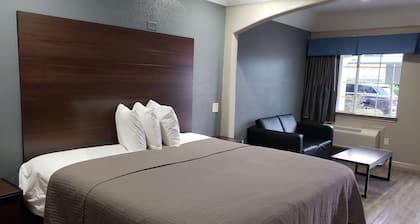 Palace Inn Hwy 6 North & Clay Rd