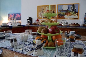 Deluxe-Zimmer, Nichtraucher, mit Bad (Angelica) | Essbereich im Zimmer