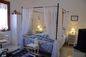 Habitación estándar, 1 habitación, no fumadores, en la zona del patio (Cavalleria Rusticana) | Sábanas italianas Frette, ropa de cama de alta calidad, minibar