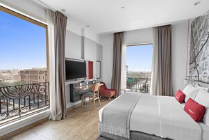 Hypoallergeen beddengoed, een kluis op de kamer, een bureau