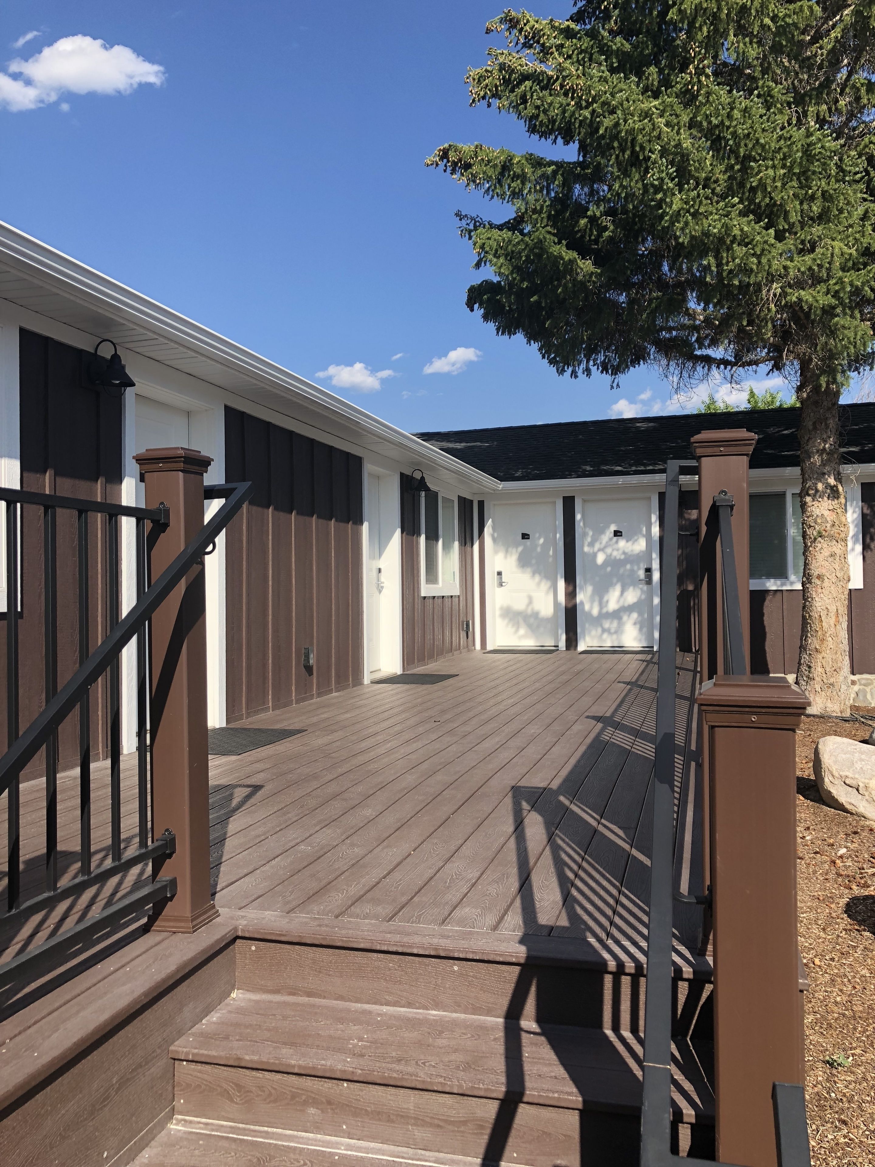 standard room, 1 queen bed - shower only - no pets | individually furnished, iron/ironing board, free wifi, bed sheets