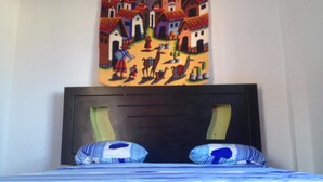 Double Room, Ocean View (Pisa  - 3rd floor) | Minibar, WiFi (free), bed sheets - Hospedaje el Italiano (Máncora)
