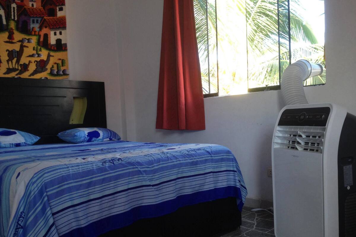 Minibar, wifi gratis y ropa de cama 