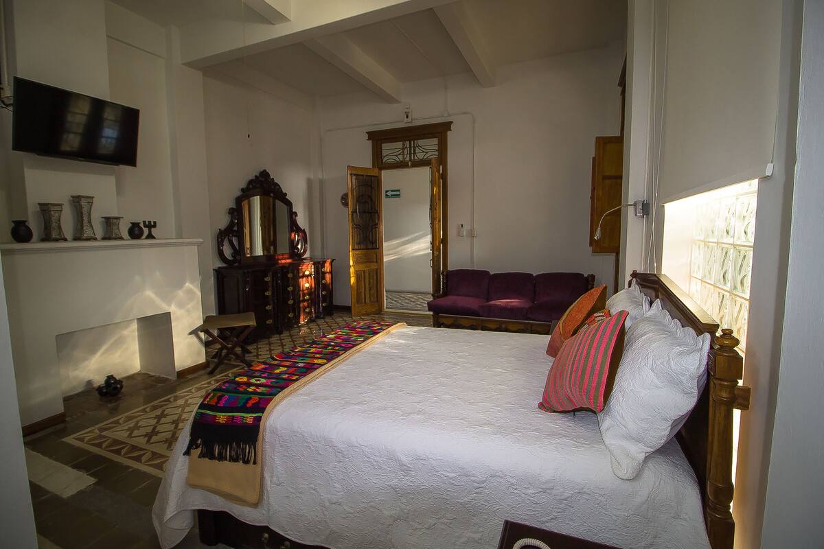 Free rollaway beds, free WiFi, bed sheets