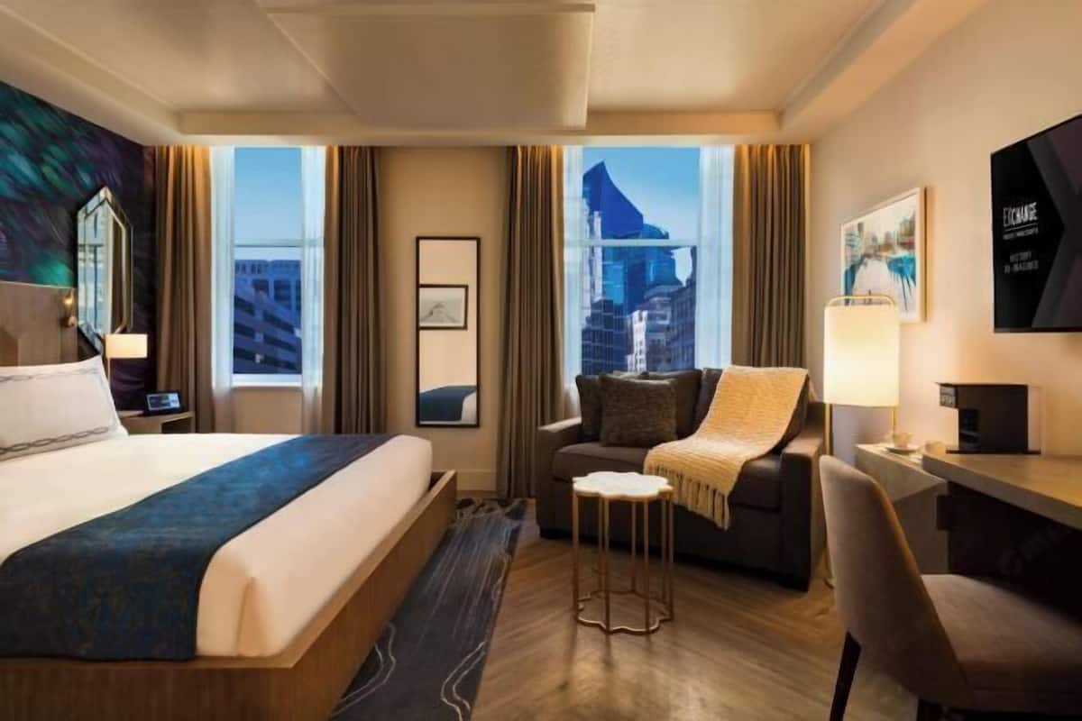 Premium bedding, down comforters, in-room safe, desk