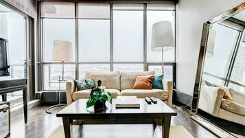 Suite, 1 Katil Ratu (Queen) | Ruang tamu | TV skrin rata